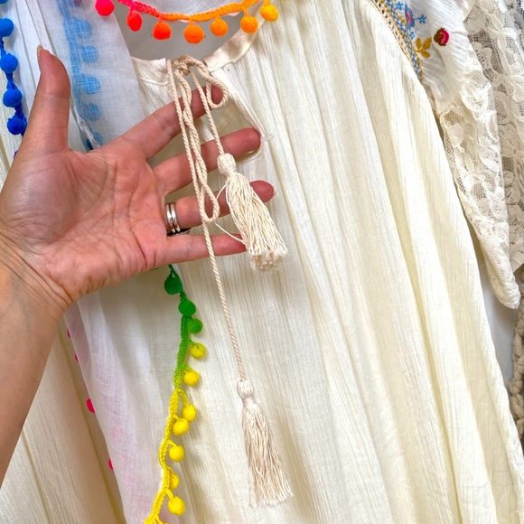 Cross Back boho Embroidered Lace Sleeves Blouse PTP-26/L-32 BNWT - Picture 2 of 10